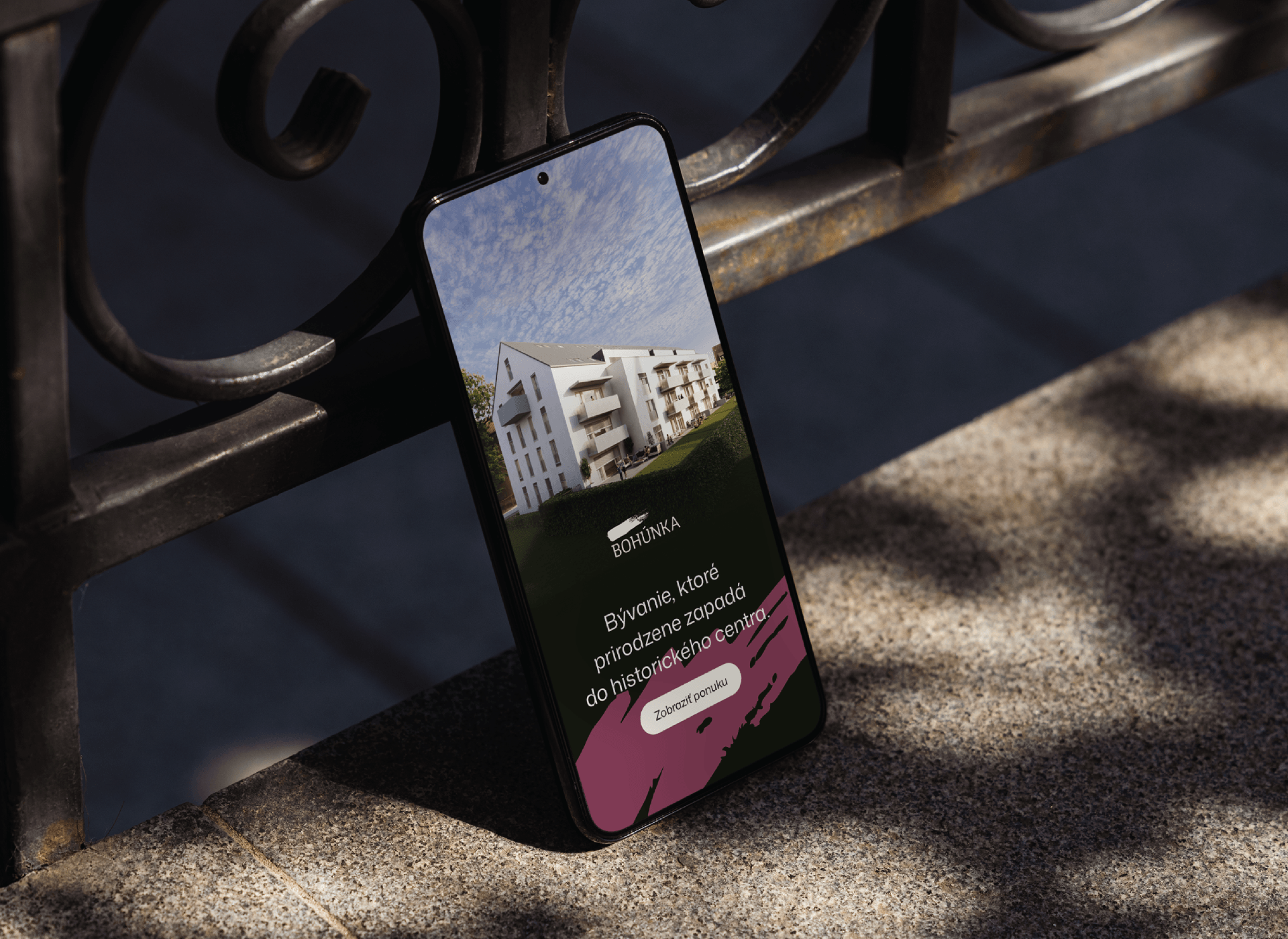 Bohúnka – mobilný mockup v reálnom prostredí